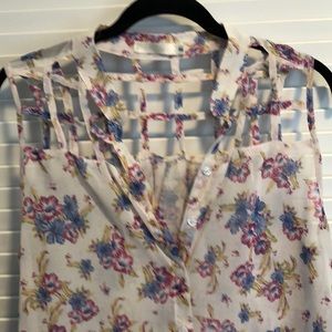 Millau Tops - Tie front tank Millau Tops - Tie front tank